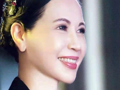 楊彩云詩歌朗誦：青海湖的馬