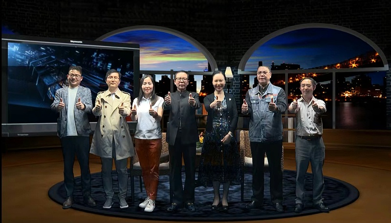 人民日?qǐng)?bào)相關(guān)人員到訪(fǎng)演播室